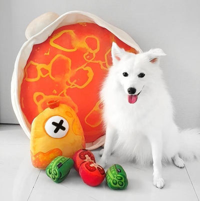 Furball Collective Curry Fish Head Pet Bed Set - Set