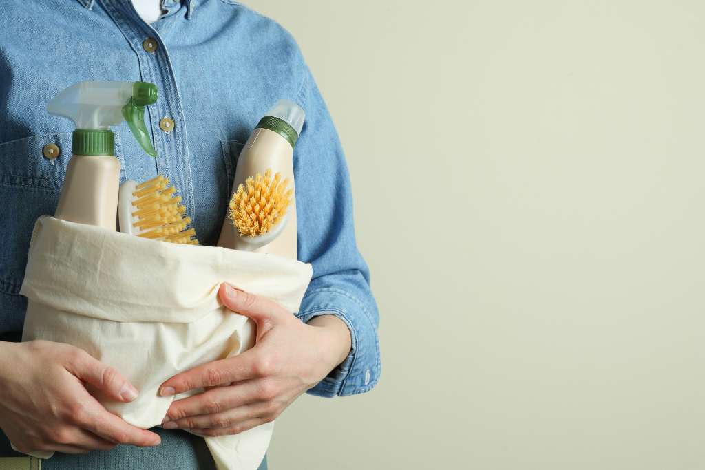 Eco-Friendly Cleaning Products for Pet Homes